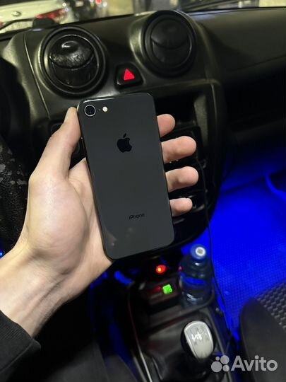 iPhone 8, 64 ГБ