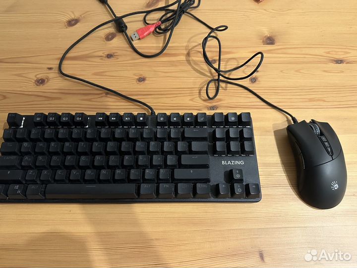 Игровая механическая клавиатура и мышь bloody v3