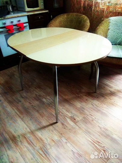 Стол стеклянный