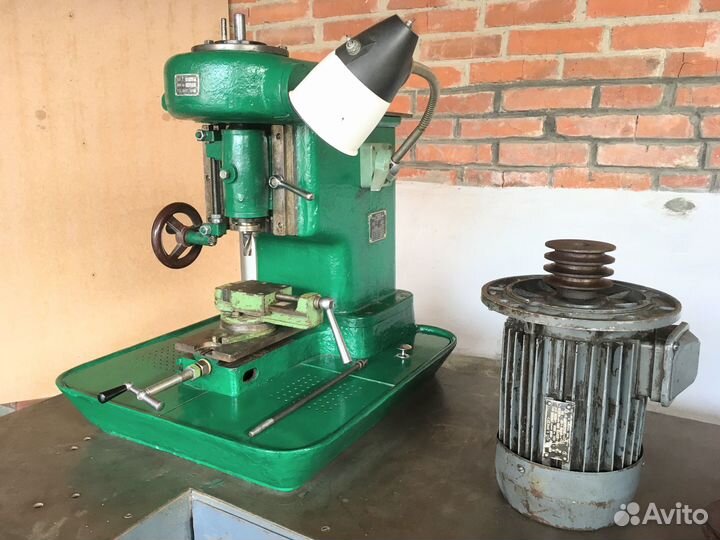 Сверлильно - фрезерный станок