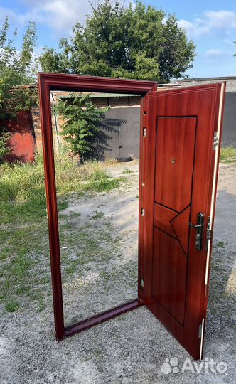 Дверь входная металлическая