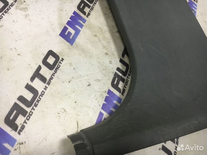 Накладка центральной стойки левая Форд Ц-Мах