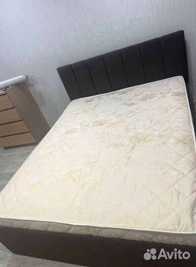 Кровать без подъемного механизма 180/200