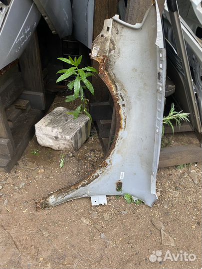 Крыло переднее правое VW Passat B5 1998г