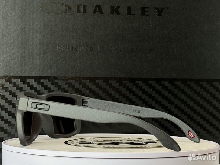 Солнцезащитные очки Oakley Holbrook Daily Polar