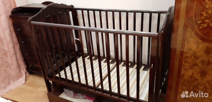 Детская кроватка с пеленальным комодом