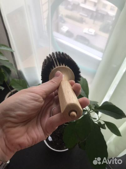 Расческа-выпрямитель. Брашинг