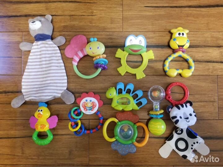 Погремушки, коврик, авто-зеркало, мобиль и др