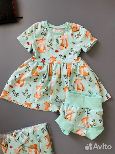 Платье для девочки + трусы, зеленые лисята