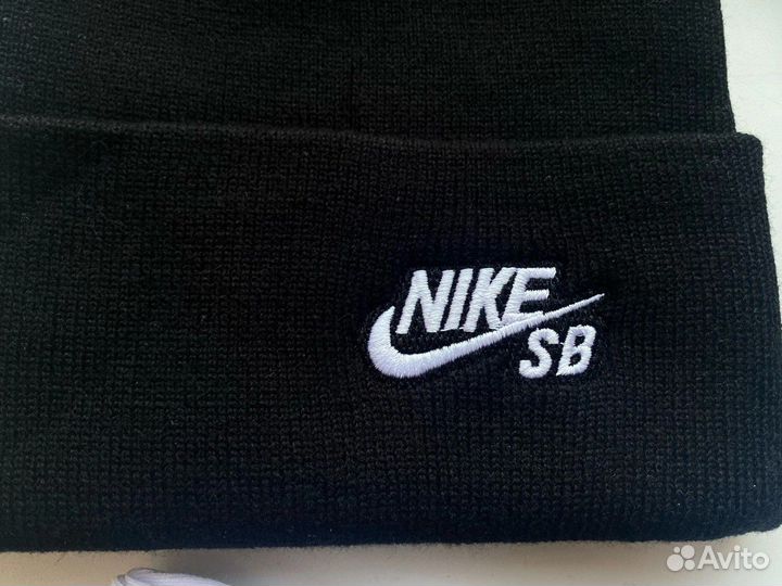 Шапка и перчатки nike