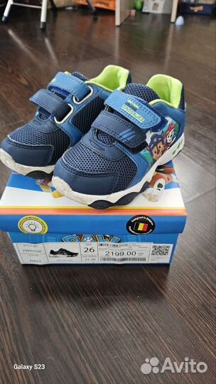 Кроссовки 26р