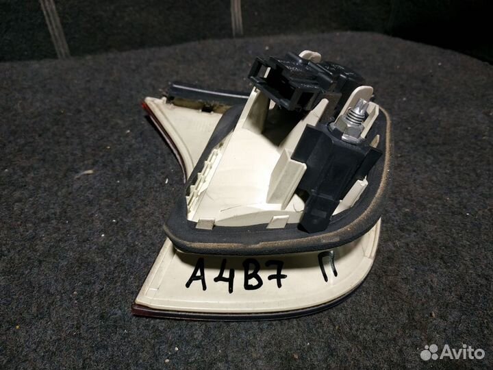Фонарь задний Audi A4 B7