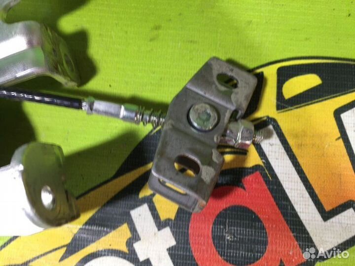 Рычаг стояночного тормоза Kia Rio 3