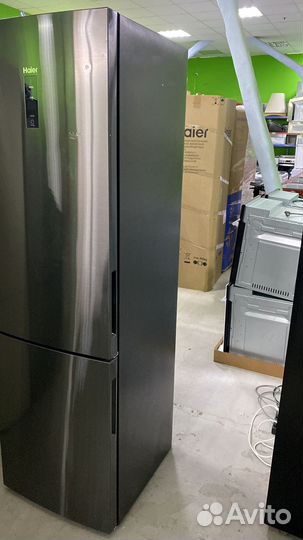 Холодильник с морозильником Haier C2F737cbxg черны