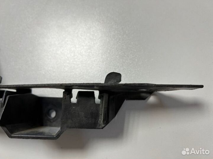 Крепление бампера лев. перед. BMW X3