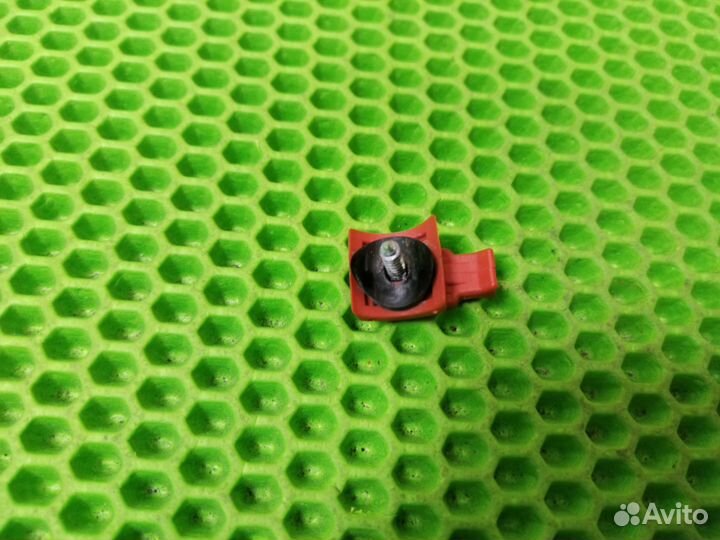 Зацеп для фиксации рамы для коляски