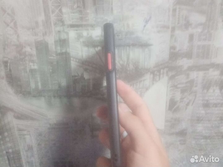 Продам чехол на айфон 13 про макс