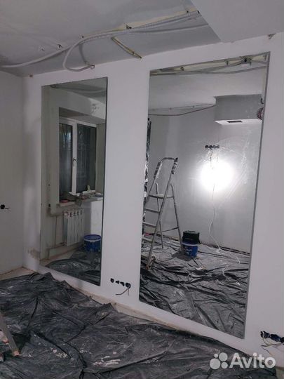 Зеркало настенное