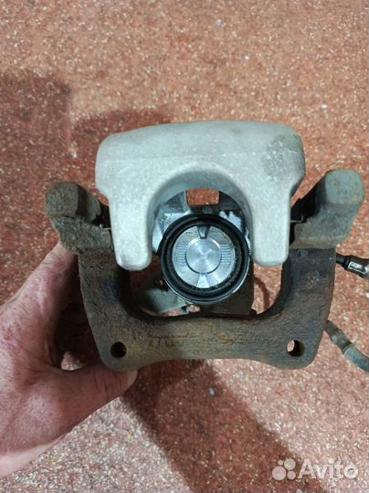 Суппорт тормозной задний Peugeot 308