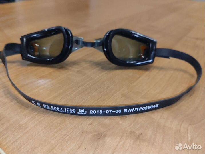 Очки для плавания