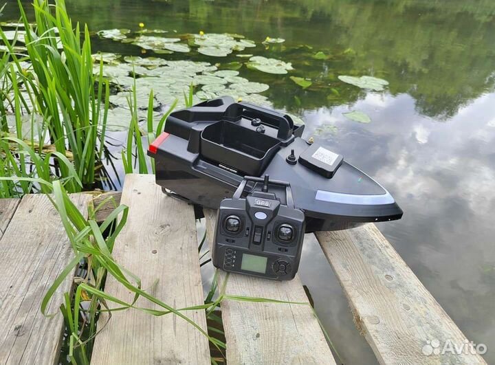 Прикормочный кораблик v020a