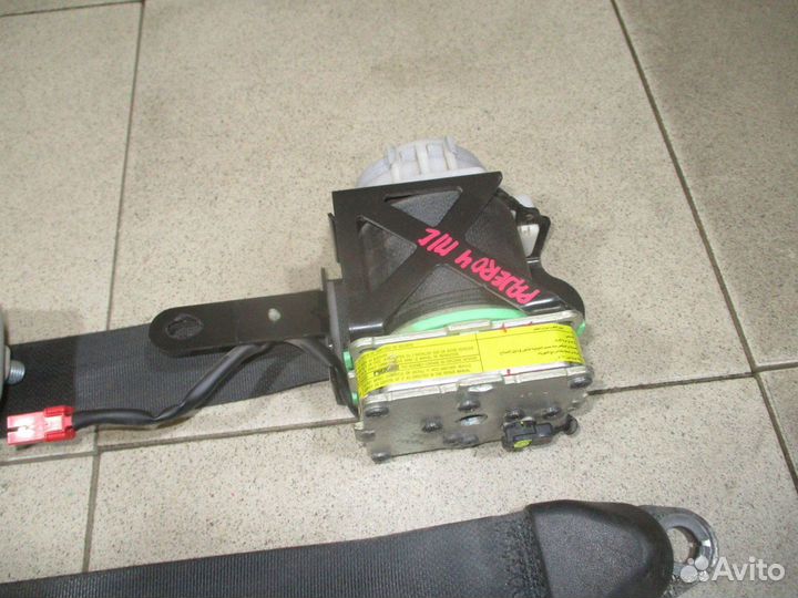 Ремень безопасности Mitsubishi Pajero 4