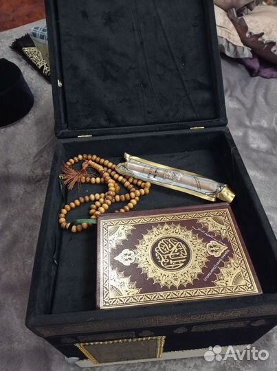 Подарочная Кааба с Кораном и ковриком для намаза