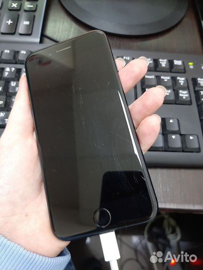 iPhone SE, 128 ГБ