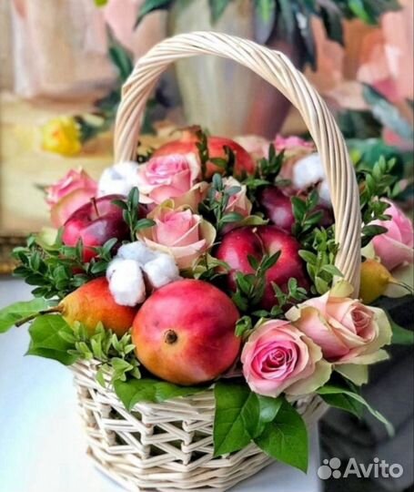 Корзина с фруктами в подарок