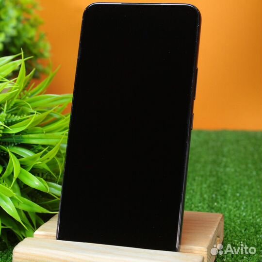 Samsung Galaxy S22, 8/128 ГБ