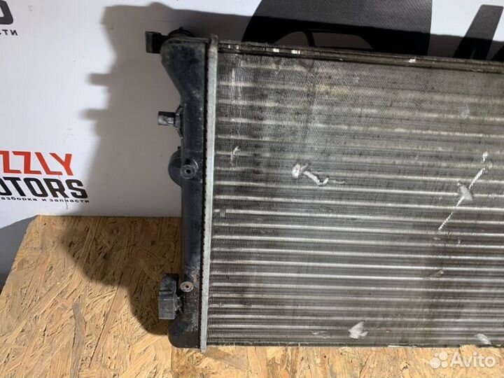 Радиатор охлаждения двигателя Skoda Octavia 1U AKL