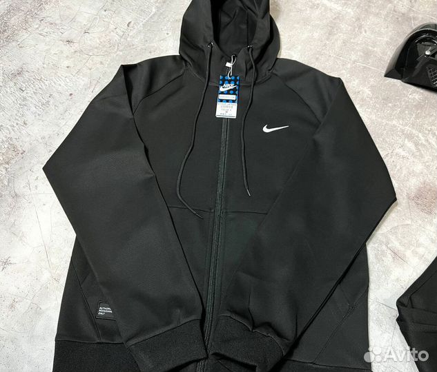 Спортивные костюмы Nike