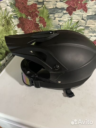 Кроссовый шлем