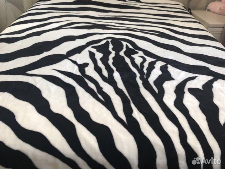 Пледы и покрывало