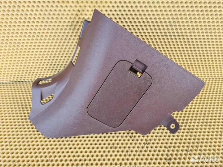 Накладка порога (внутренняя) передняя левая