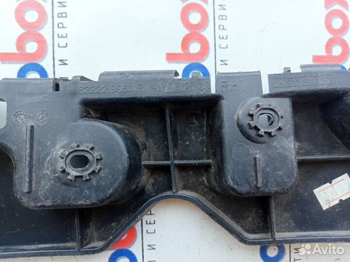 Кронштейн переднего бампера правый Renault Duster