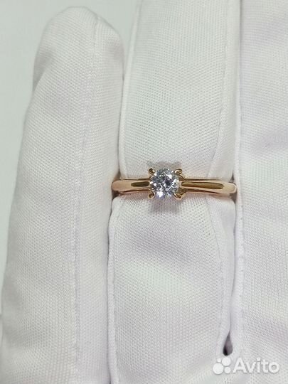 Золотое кольцо с камнем 16,5р