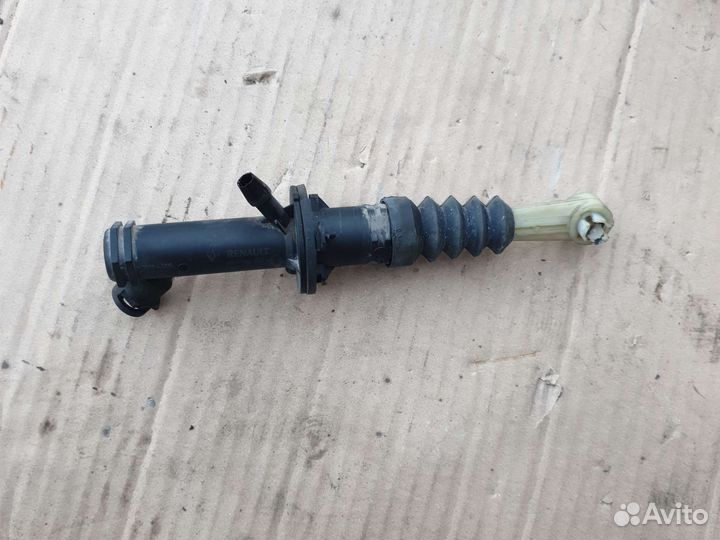 Главный цилиндр сцепления Renault Megan III
