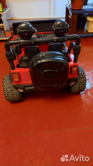 Детский электромобиль jeep