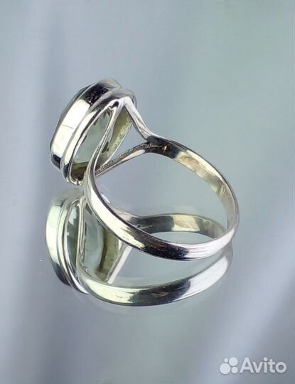 Серебряное кольцо с празиолитом