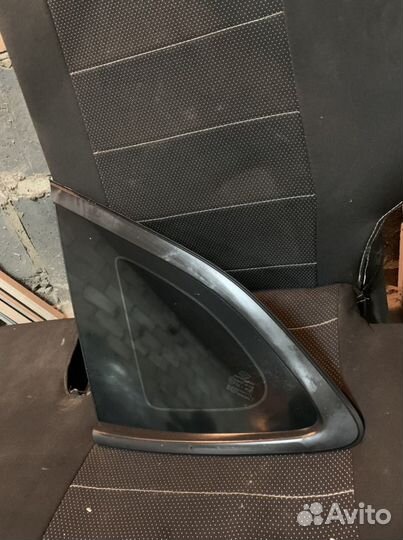 Стекло боковое заднее левое Hyundai Tucson 3