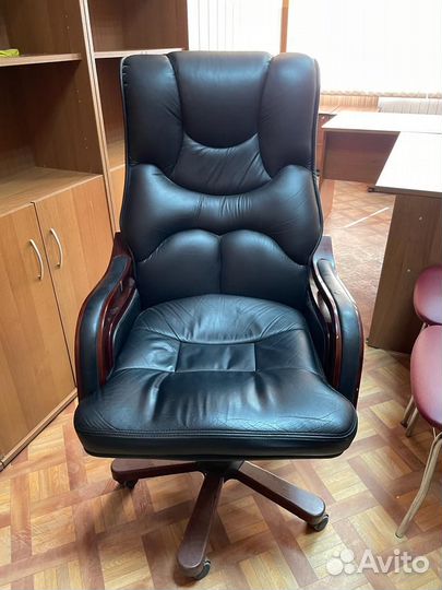 Офисное кресло руководителя бу кожаное