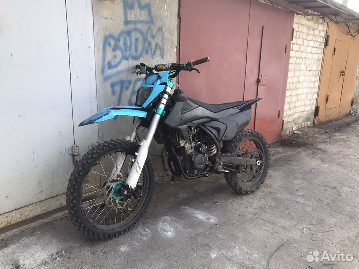 Продам Avantis a6