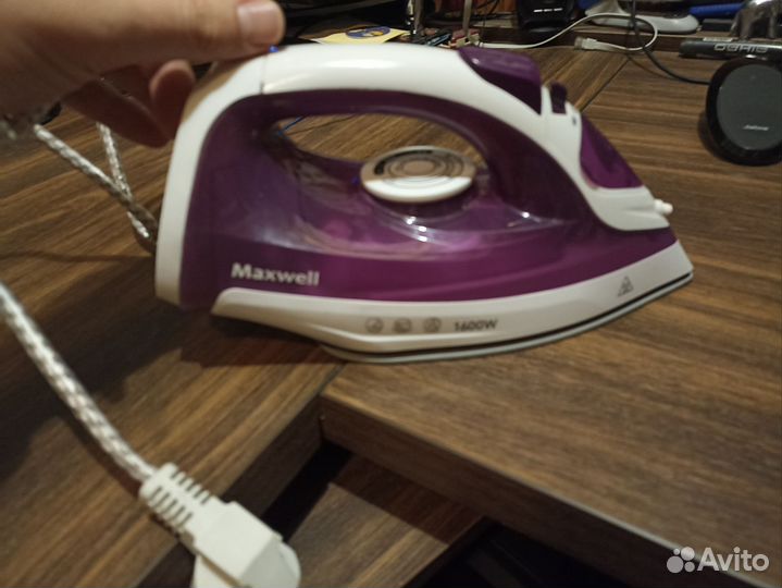 Утюг Maxwell mw3041