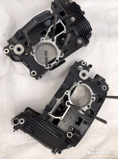 Половины картера на bmw r 1100 gs 97