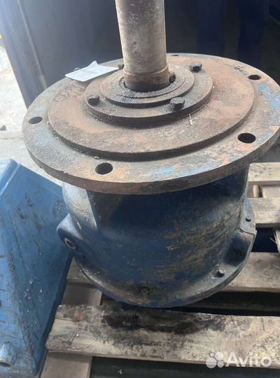 Двухступенчатый редуктор новый