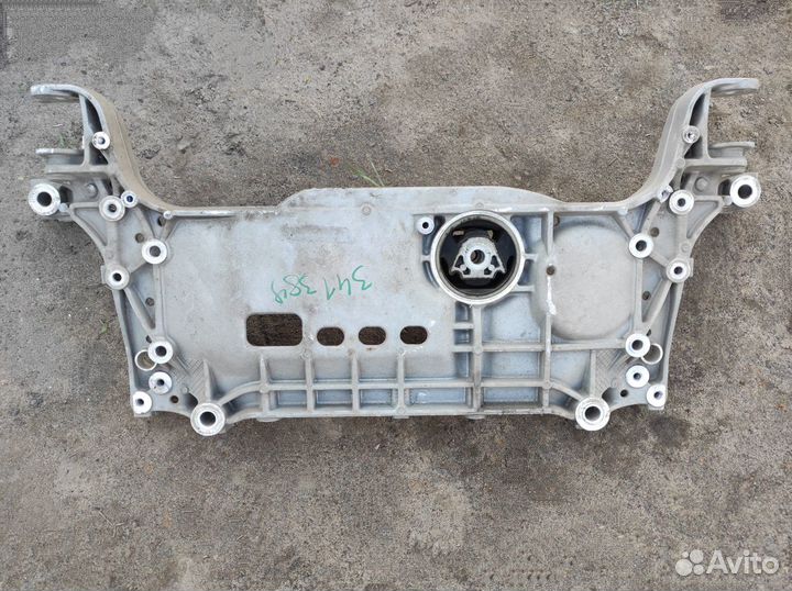 Подрамник Audi Q3