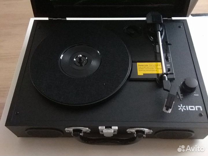 Проигрыватель виниловых пластинок ion