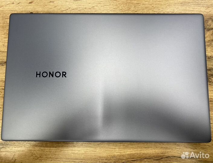 Honor MagicBook 15 16/512 (r-5 5500U)