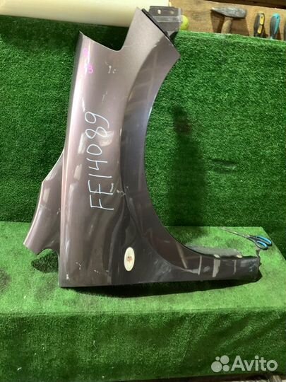 Крыло переднее правое Nissan Tiidda C11